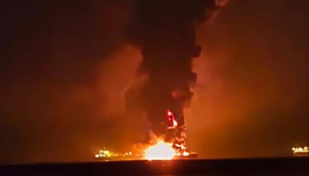 У Перській затоці горять нафтові танкери після атаки Ірану - ЗМІ