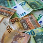 У Німеччині 7-річний хлопчик приніс до школи 5000 євро