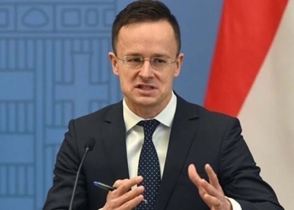 Сіярто: Країни Балтії грають за нотами Зеленського