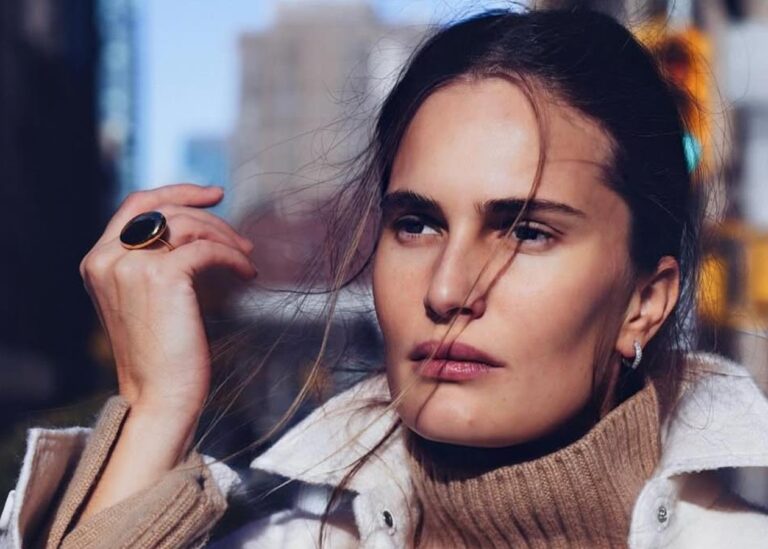 "Гола" обкладинка: українська модель прикрасила свіжий випуск Elle