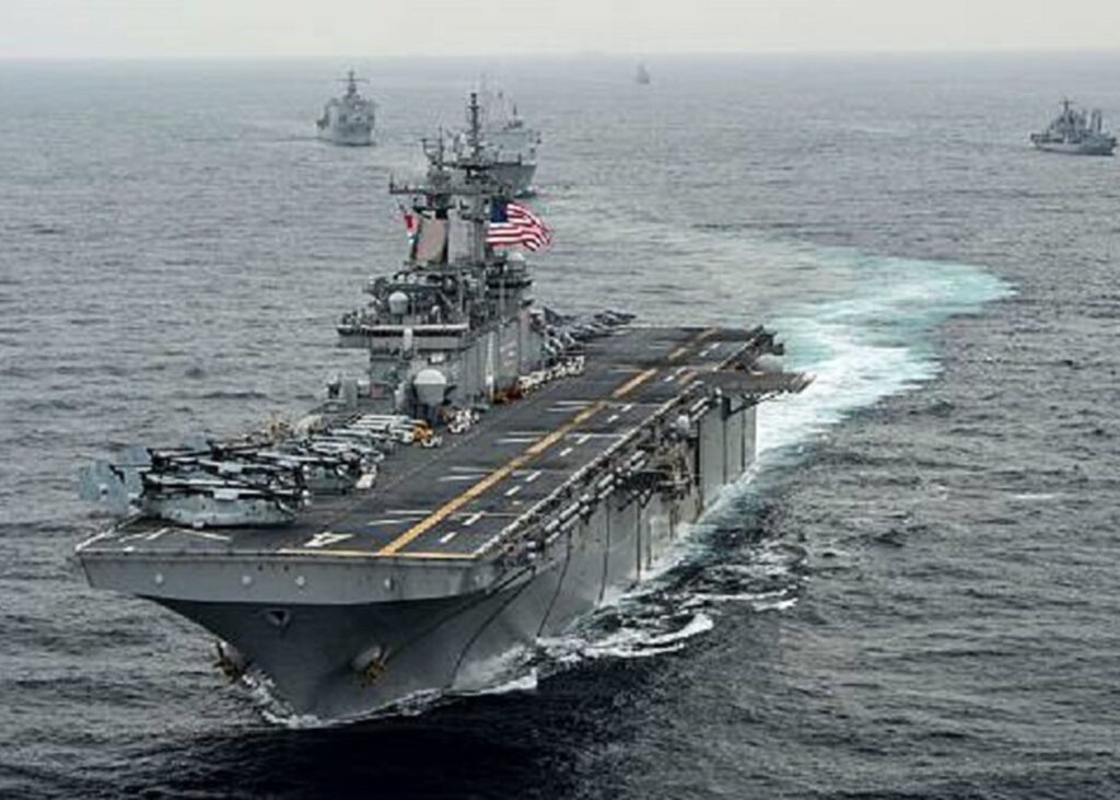 ЗМІ: США скеровують десантні кораблі і морських піхотинців на Близький Схід