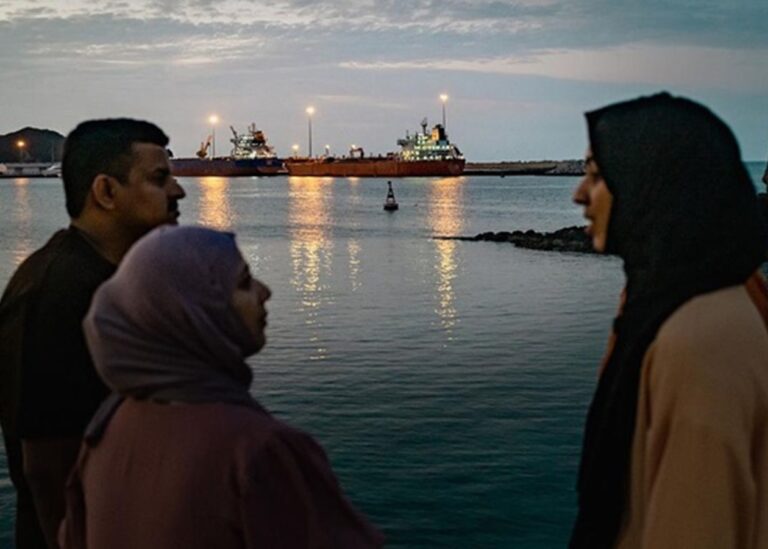 По два кораблі: Іран дозволив ще одній країні прохід Ормузькою протокою