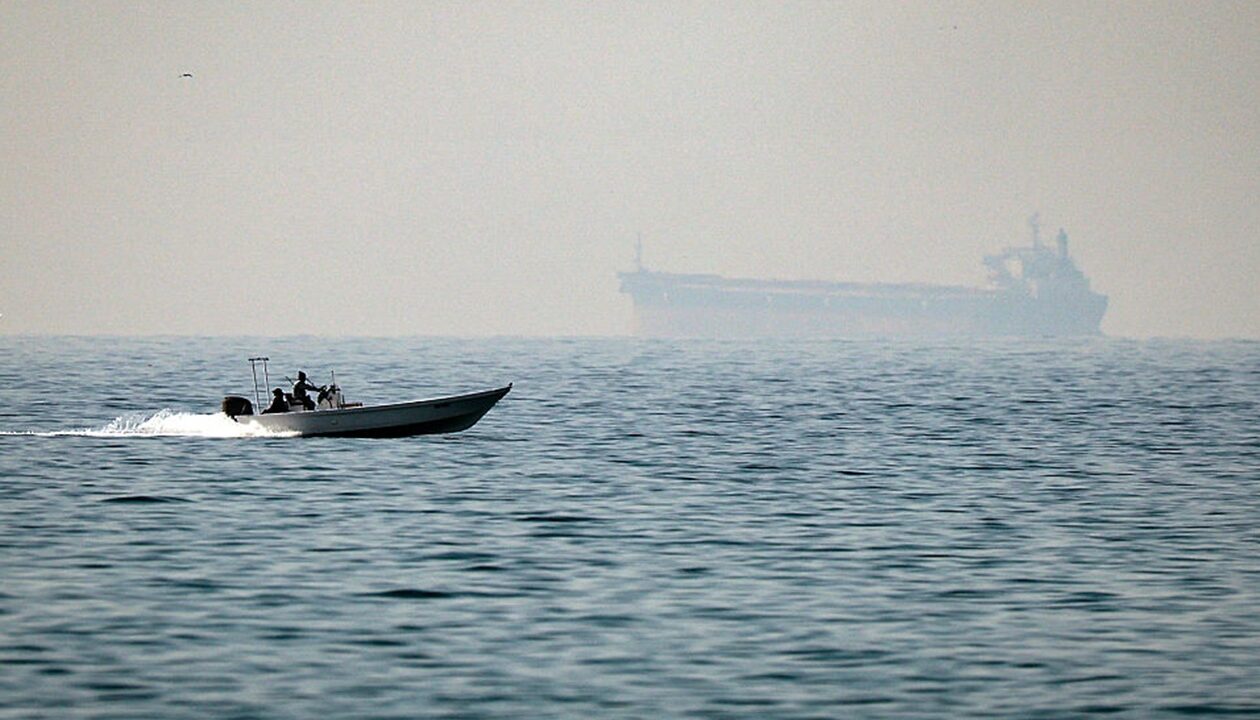 Три китайські судна пройшли Ормузькою протокою