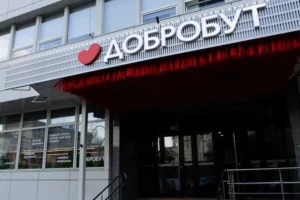 Мільярди «на крові». Стало відомо, скільки заробляють «Добробут», «Діла», «Сінево» та інші медкомпанії