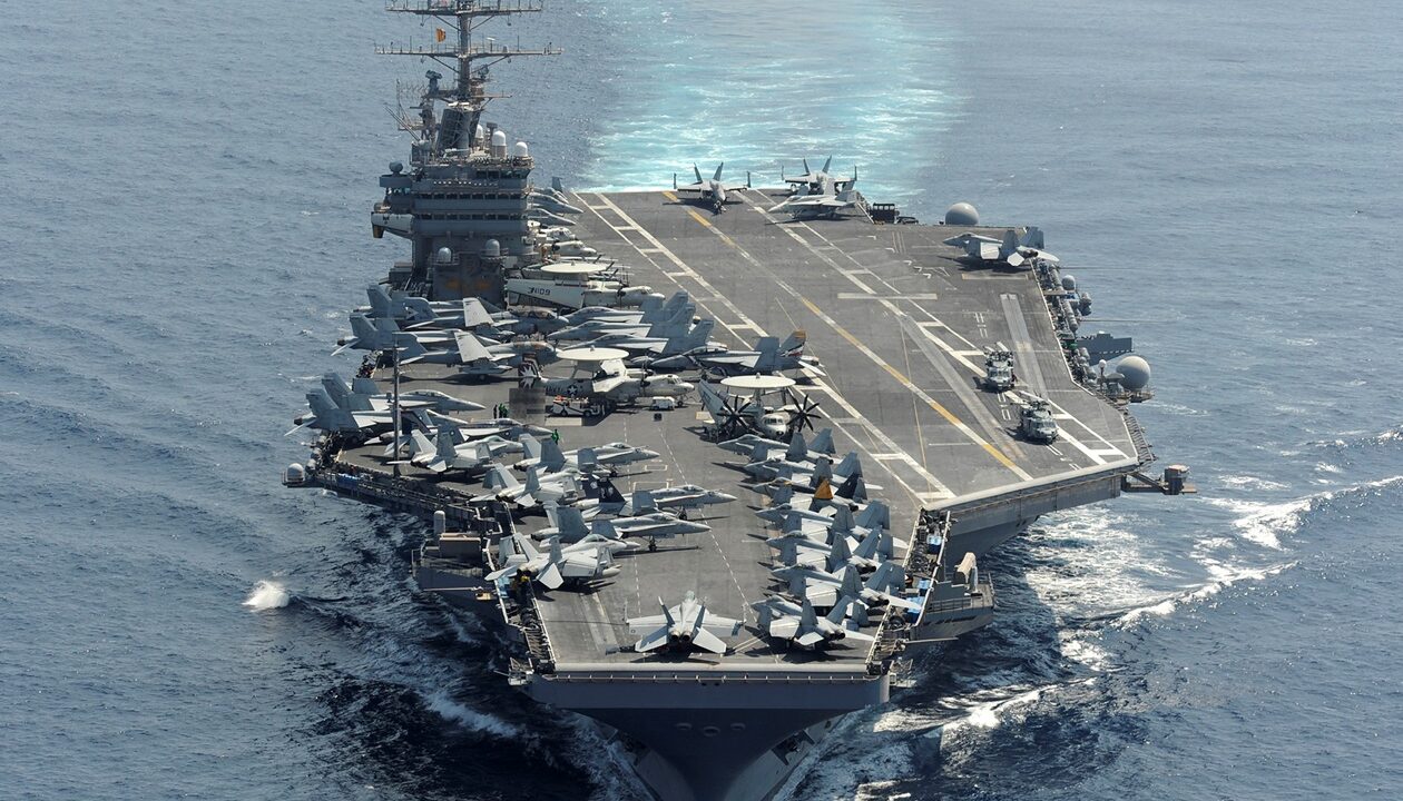 Іран заявив про атаку на авіаносець США