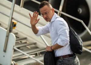 Угорські літаки вивозили готівку та коштовності з Росії - ЗМІ