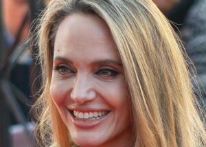 Новий вихід Анджеліни Джолі викликав хвилю чуток у мережі