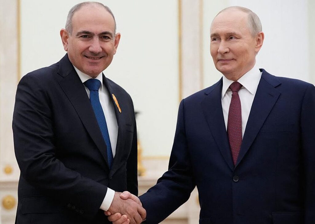 Пашинян назвав "нереалістичним" повернення Вірменії до ОДКБ