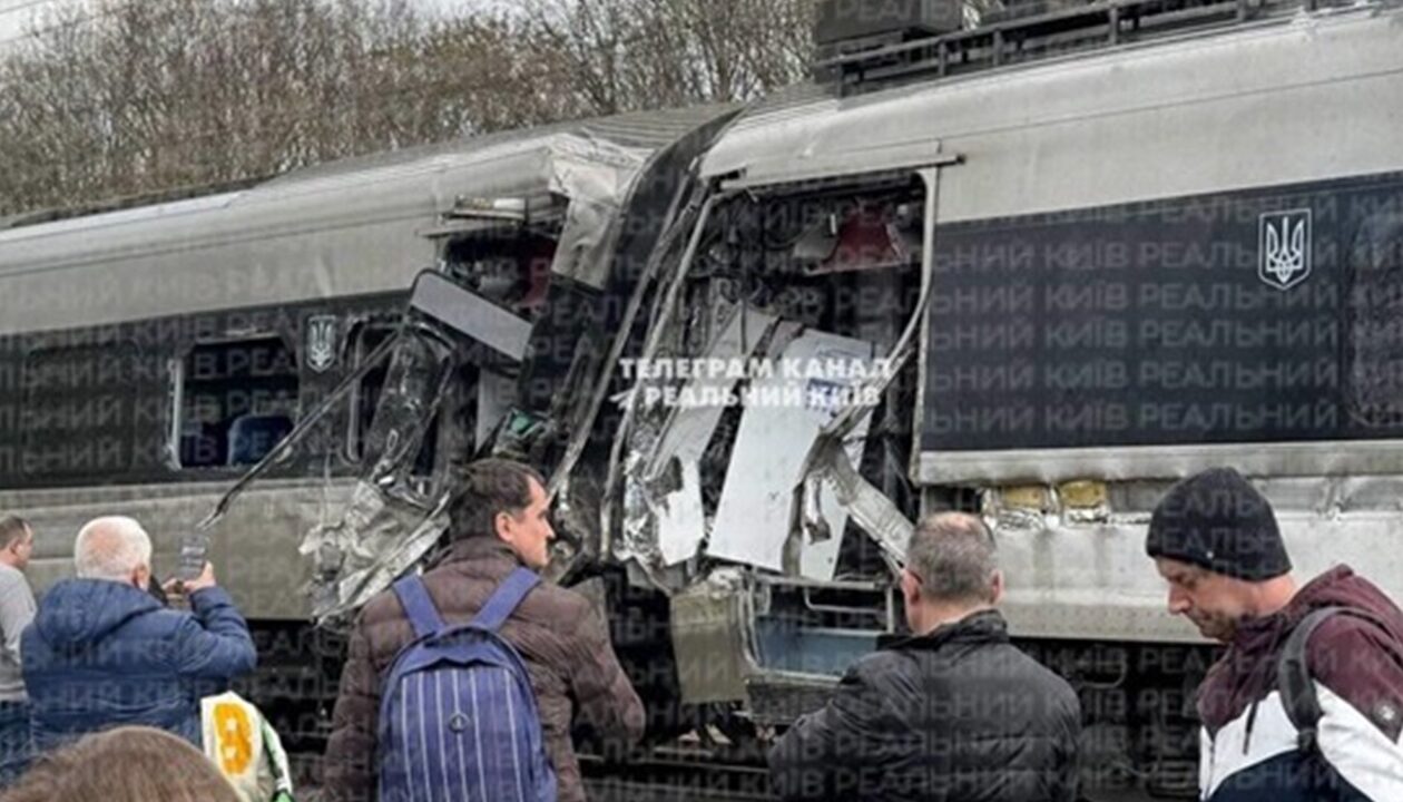 В Укрзалізниці назвали винного в аварії поїзда Інтерсіті+: