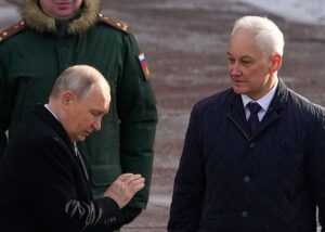 Глава Міноборони Росії відвідав КНДР