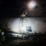 На Київщині рятувальники зняли з вагона-цистерни дитину з опіками