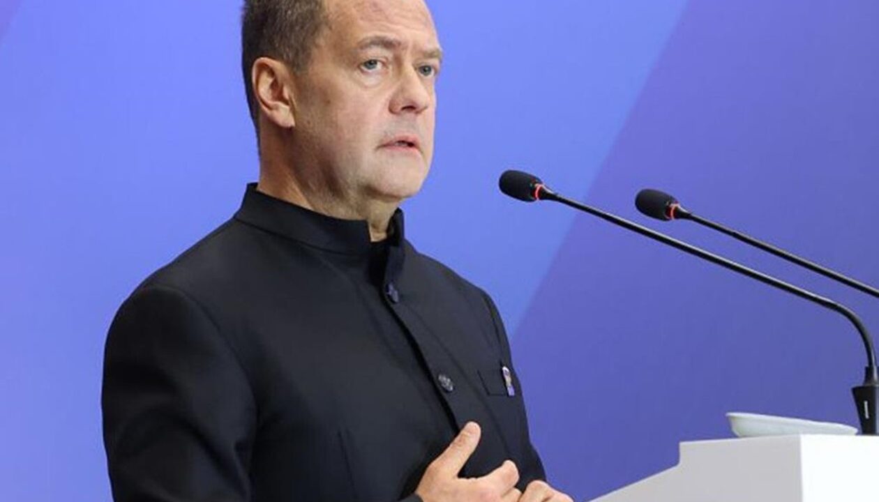 Медведєв назвав "дурниками" тих, хто не вірить у ядерну війну