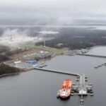Удар по російському порту Приморськ: ЗСУ уразили ракетний корабель Каракурт, катер і танкер тіньового флоту, - Зеленський