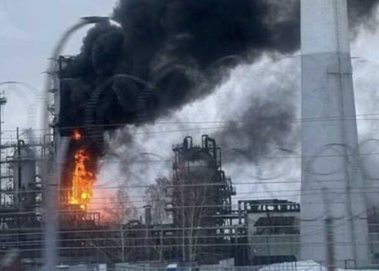 Переробка нафти в РФ впала до рекордного мінімуму
