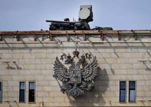 Мадяр розкрив, чим Кремль прикриває Москву