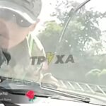 У Черкасах водій провіз військового ТЦК на капоті