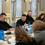 «Для рускіх це – ризикований крок». Зеленський розповів про новий тренд на фронті