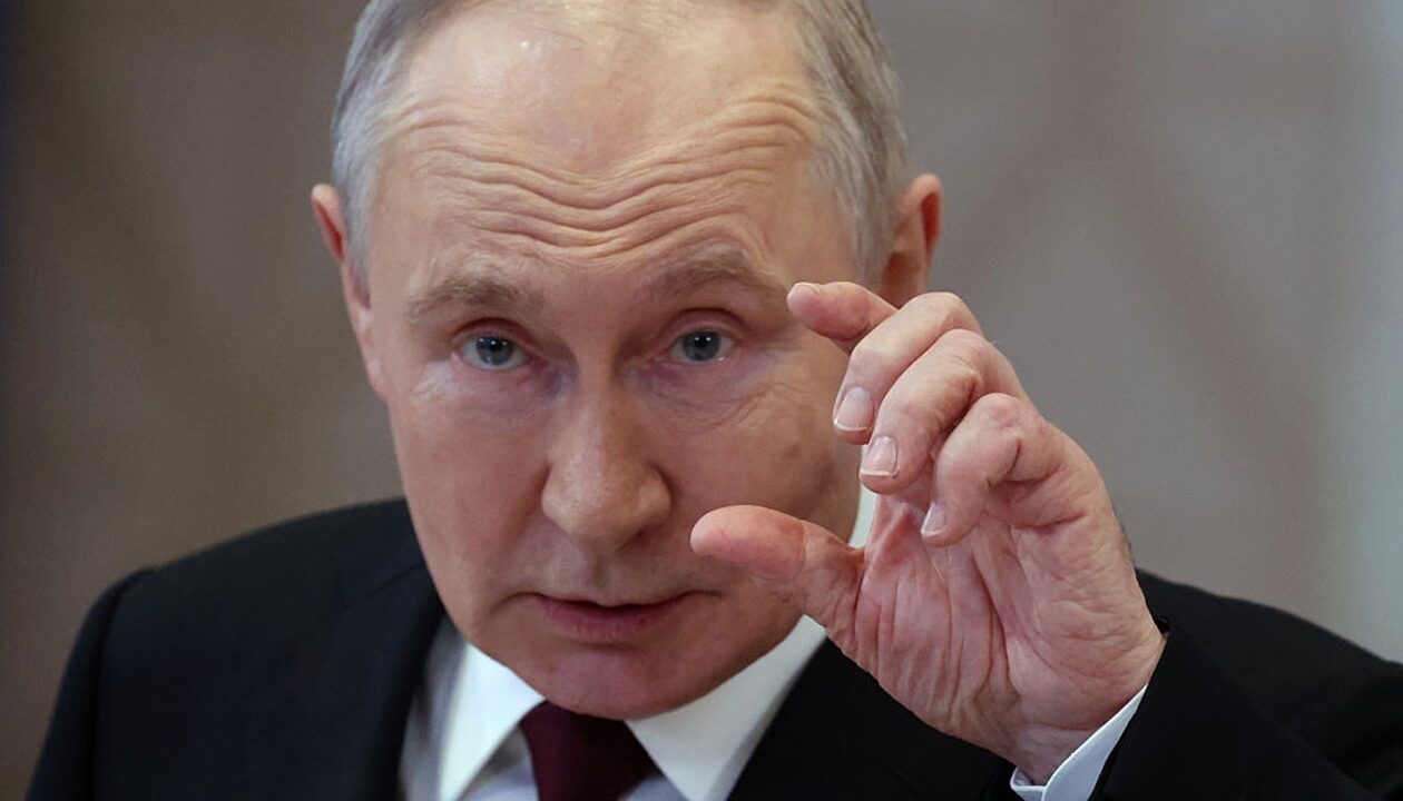 В Росії вирішили переписати історію предків Путіна