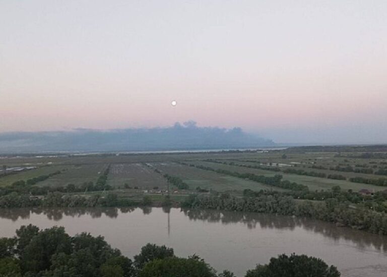 У Росії палає Ільський НПЗ після атаки дронів