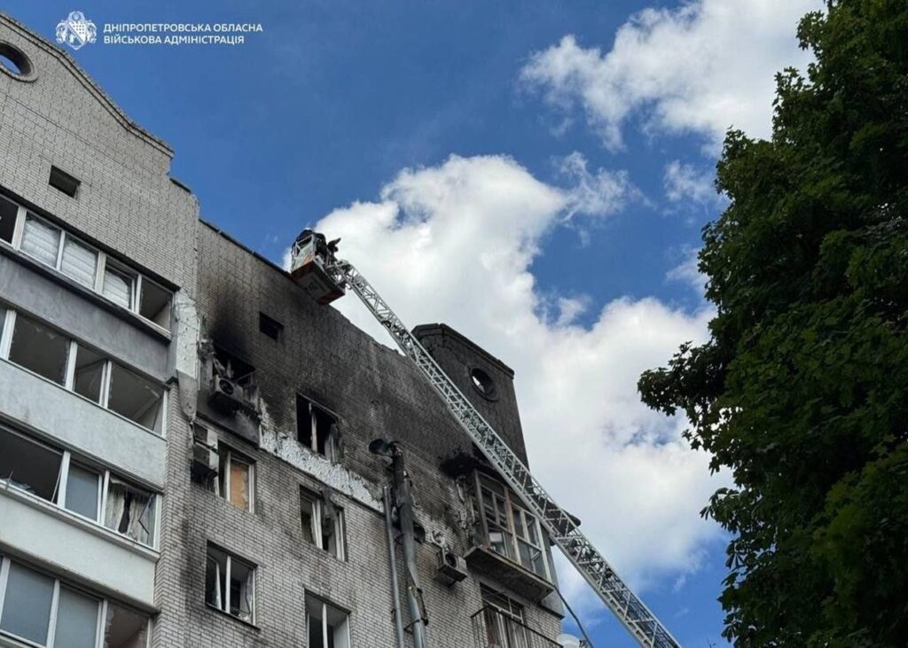 У Дніпрі новий "приліт" в будинок, поранено дітей