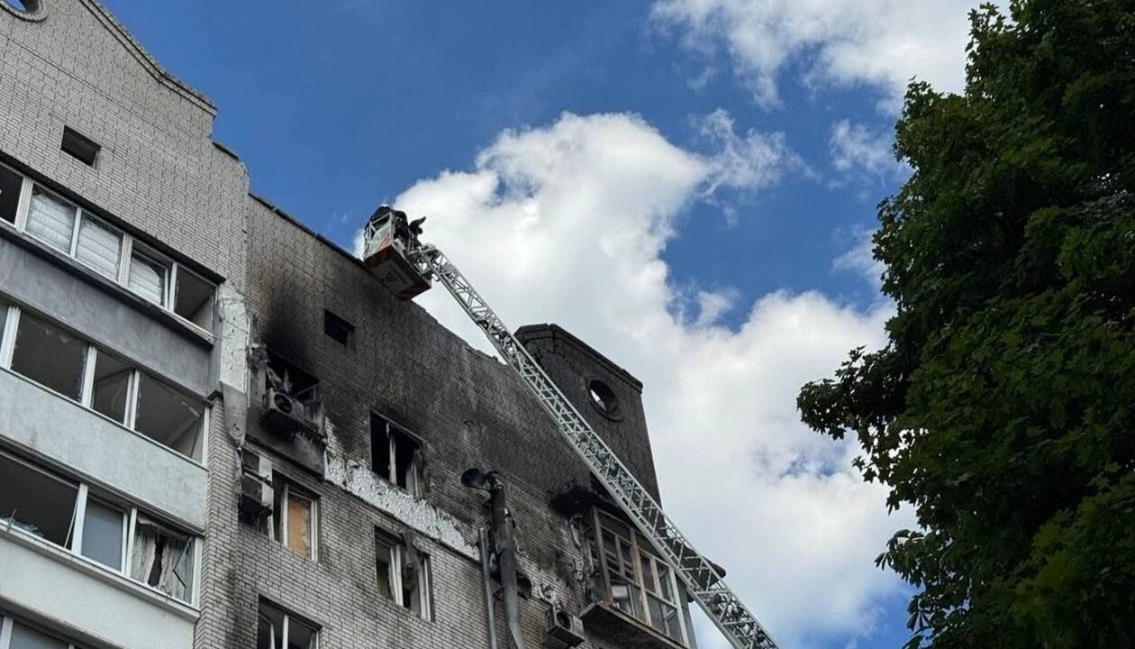 У Дніпрі новий "приліт" в будинок, поранено дітей