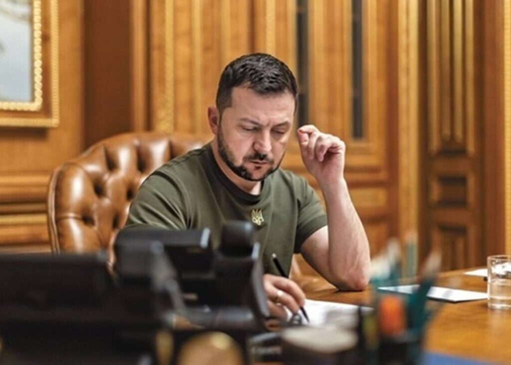 ЗМІ назвали хто передав лист від Зеленського для Путіна