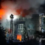 Удар по Запоріжжю: рятувальники дістали з-під завалів тіла загиблих