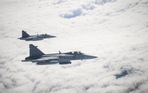 Україна закупить у Швеції 16 винишувачів Gripen E. Перші скандинафські "грифони" мають надійти на початку 2027 року, - Зеленський