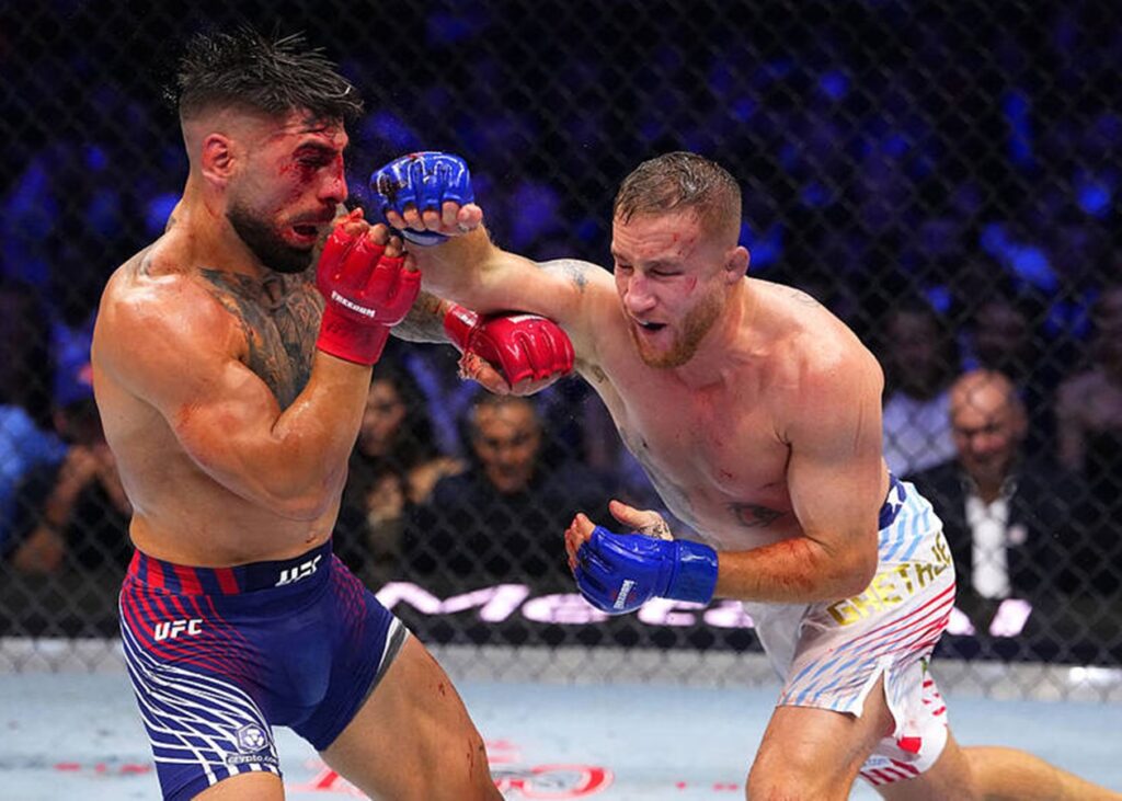 Став відомий новий чемпіон UFC у легкій вазі