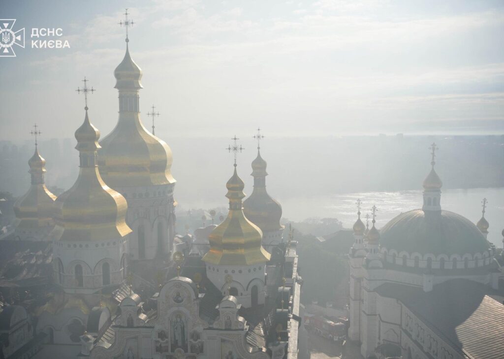 Зеленський відвідав лавру після атаки Росії