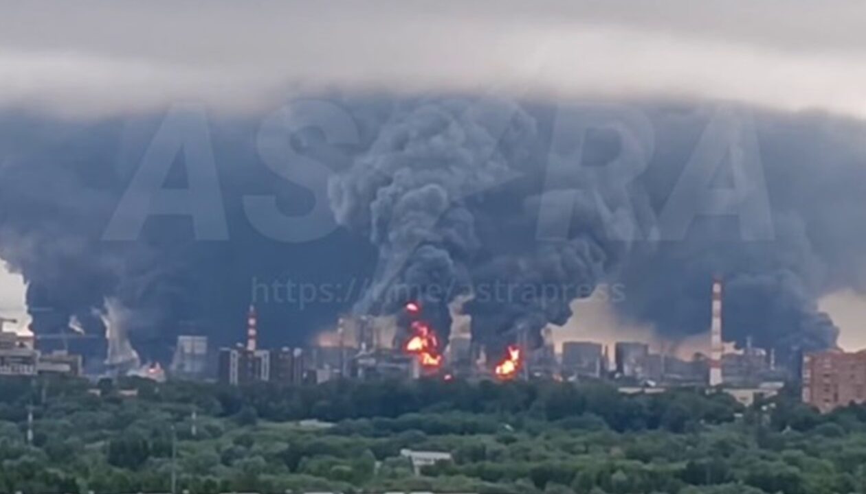 "Флеш" закликав росіян "закінчувати це божевілля"