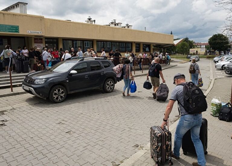Єврокомісар розкритикував обмеження ЄС щодо українських чоловіків