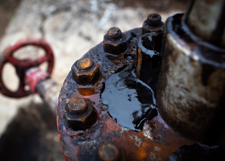 Нафтові доходи Кремля обвалилися - ЗМІ
