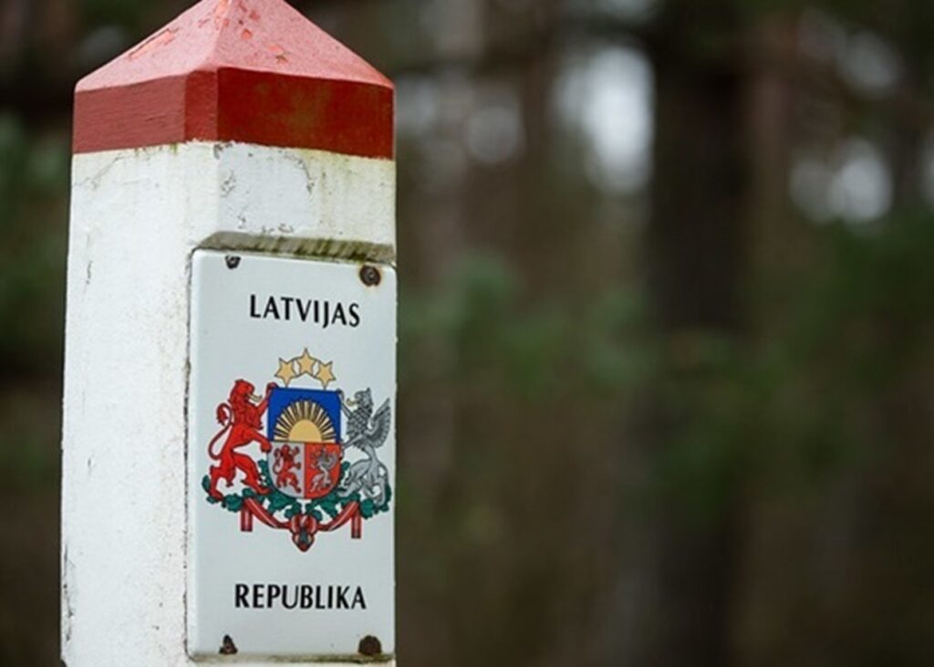РФ і Білорусь стоять за напливом мігрантів перед виборами - прем'єр Латвії