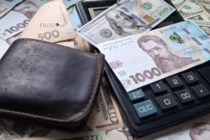Де українцям найвигідніше зберігати гроші? Банкір дав дві поради