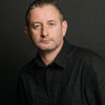 "Не бачу різниці між Єрмаком і Медведчуком": Письменник та військовий Сергій Жадан розкритикував рішення свого начальства приєднати "Хартію" до адвокатської програми ексочільника ОП