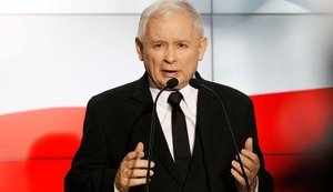 Лідер партії "Право і справедливість" Качинський заявив, що українці при мовчазній згоді місцевої влади промишляють мародерством польських могил у Галичині