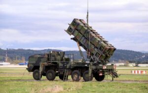 Ракет для Patriot дедалі менше: The Economist описав небезпечний сценарій для України та Заходу