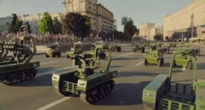 Вітчизняний ВПК демонструє засоби сучасної війни: З нагоди Дня Незалежності України у Києві вперше у світовій історії відбувся парад роботизованих комплексів та дронів
