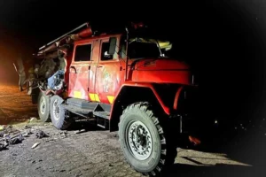 Росіяни атакували базу ДСНС на Харківщині: є поранені (фото)