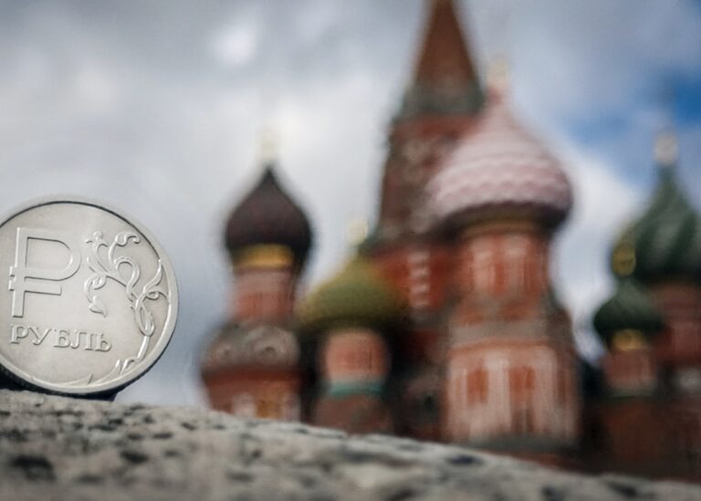 Російський бізнес відмовляється від штатних працівників - розвідка