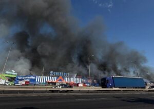 Росіяни вдарили по двом торговим центрам в Одесі