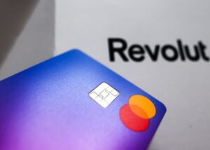 Revolut віддав дані клієнтів шахраям, які видавали себе за державні органи