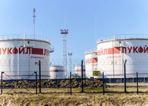 Болгарія зняла обмеження на експорт пального після санкцій проти Лукойлу