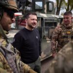 Зеленський: Стійкість України починається з фронту