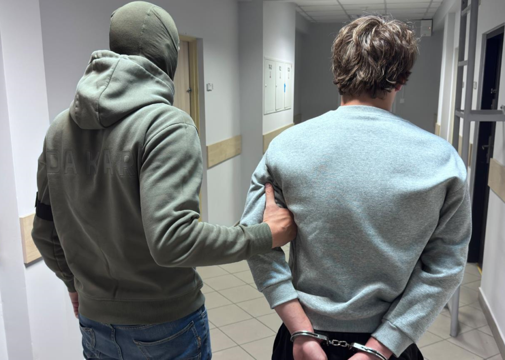 У Польщі затримали підлітків, які обіцяли влаштувати "криваву п'ятницю"